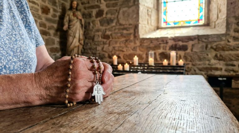 La main de fatma catholique : signification et symbolique