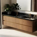 Salle de bain marbre noir et bois : 7 combinaisons élégantes