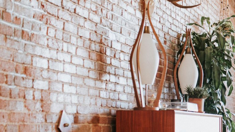 Transformer votre salon avec des fausses pierres murales